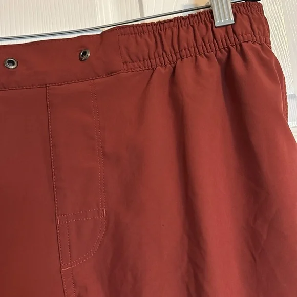 Vuori Trail men’s red lined 5” inseam athletic shorts size XL - Picture 3 of 11